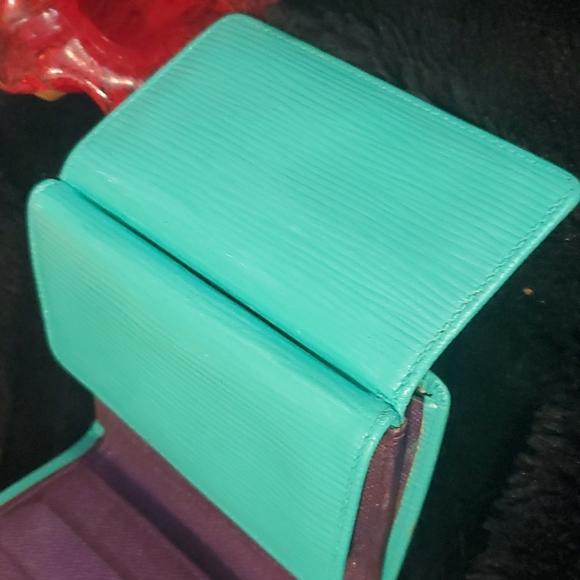 Louis Vuitton Epi Wallet - Picture 11 of 16